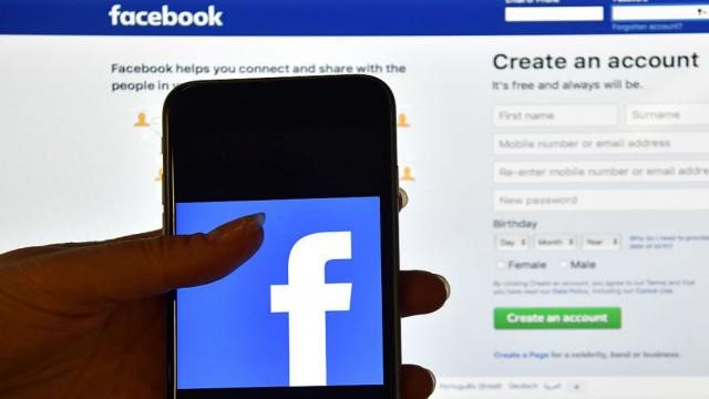 Quản lý các fanpage đang rất đau đầu với chính sách mới của Facebook.